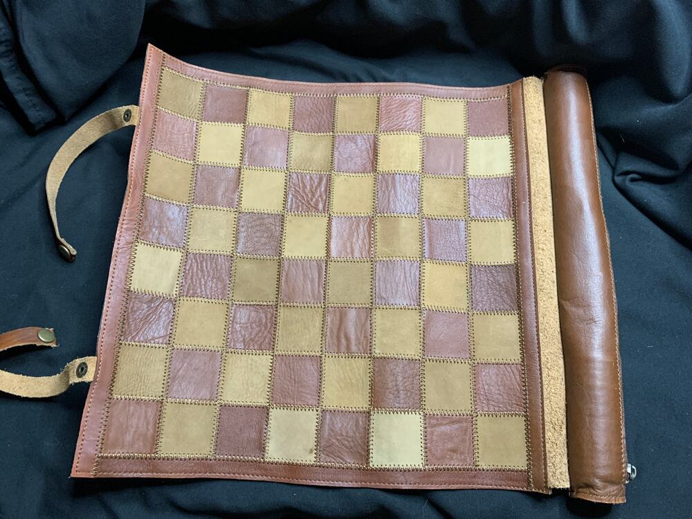 Vintage Marlboro Leather Roll Up Chess Checkers Travel Game Complete 34 Pieces